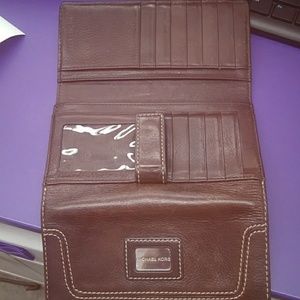 Micheal kors 3 parter wallet/clutch